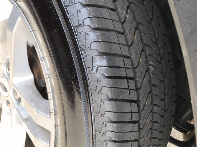 Used 2023 Ford Explorer XLT AWD/4WD image 12