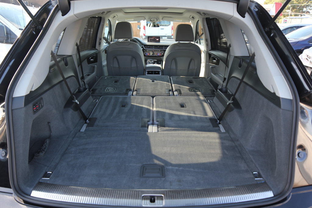 Used 2018 Audi Q7 3.0T Prestige AWD/4WD image 39