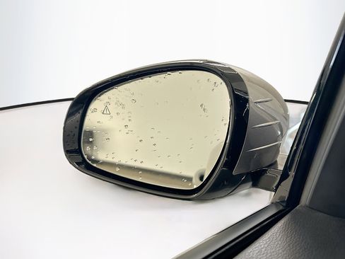 Used 2025 Genesis G70 2.5T AWD/4WD image 16