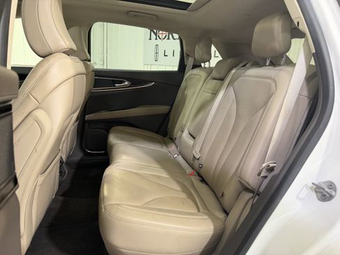 Used 2023 Lincoln Nautilus Reserve FWD image 11