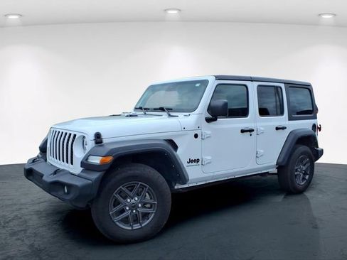 Used 2024 Jeep Wrangler Unlimited Sport AWD/4WD image 2