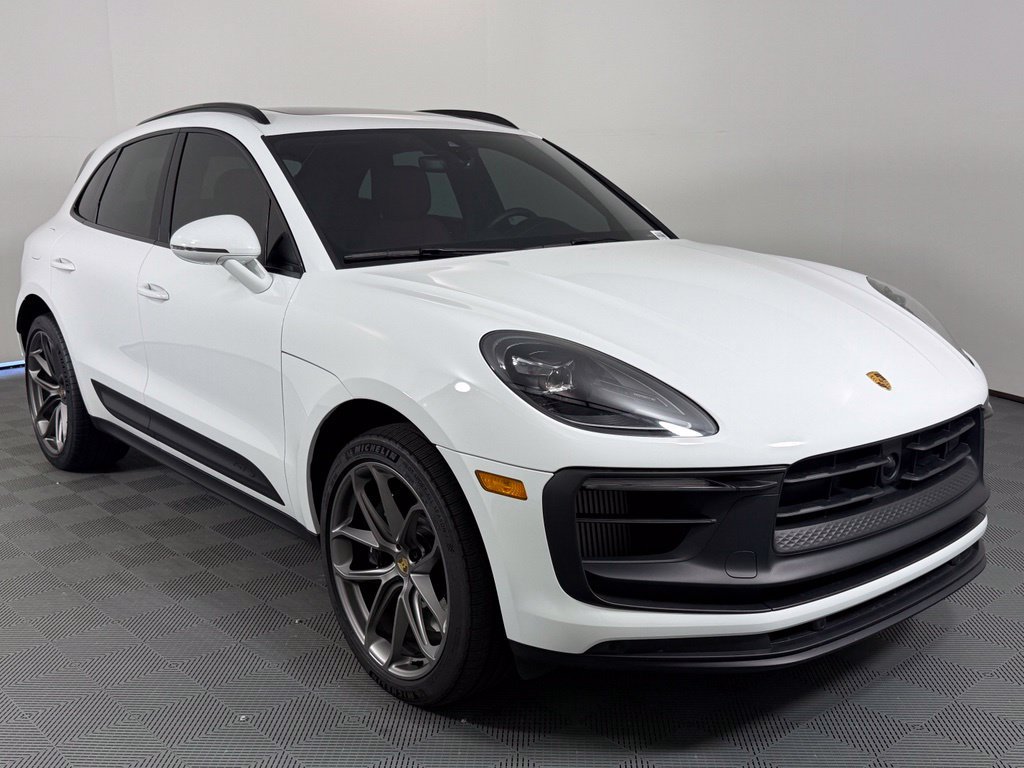 Certified 2025 Porsche Macan GTS AWD/4WD image 8