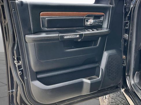 Used 2014 RAM 2500 Laramie w/ Black Appearance Group AWD/4WD image 20