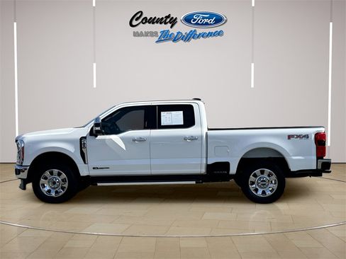 Used 2023 Ford F250 Lariat w/ Chrome Package image 26