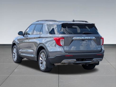 Used 2023 Ford Explorer XLT w/ Equipment Group 202A AWD/4WD image 3