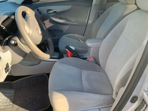Used 2010 Toyota Corolla LE FWD image 9