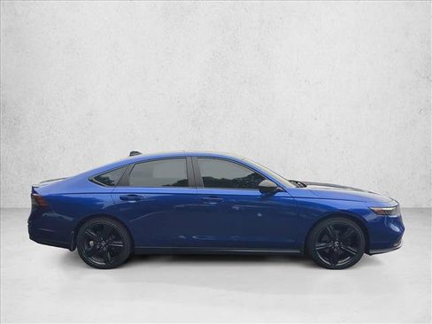 Used 2024 Honda Accord Sport image 4