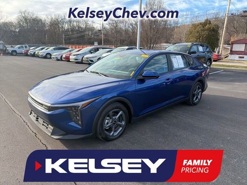 Used 2025 Kia K4 LXS image 1