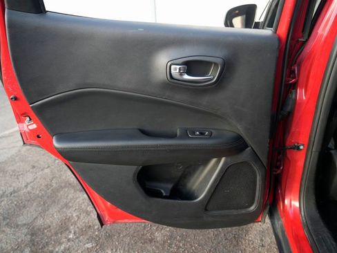 Used 2020 Jeep Compass Latitude image 26