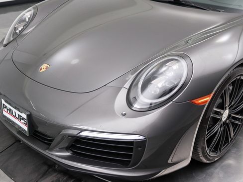 Used 2017 Porsche 911 Carrera image 18