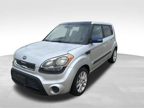 Used 2012 Kia Soul + w/ Audio Pkg FWD image 7