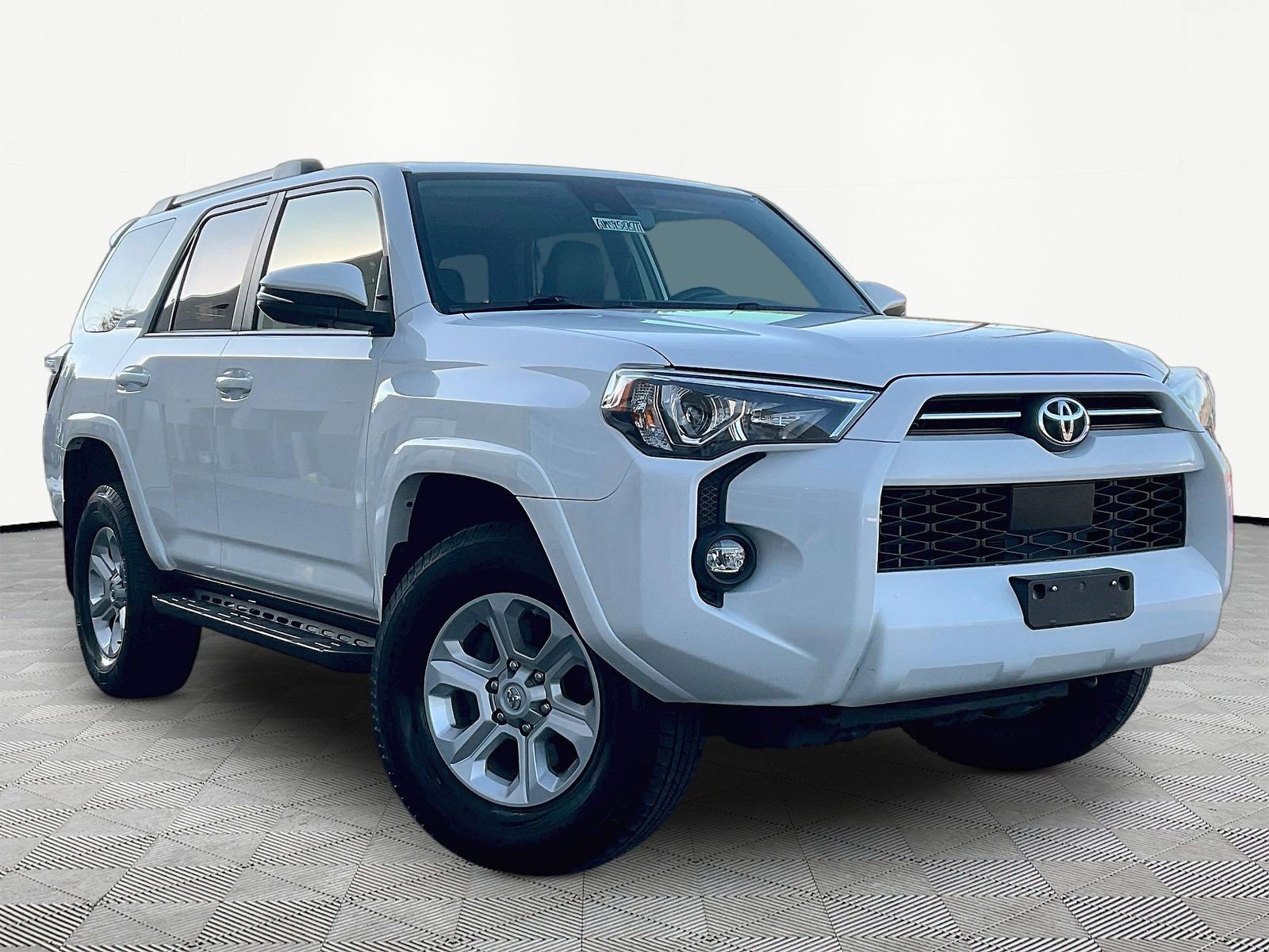 Used 2021 Toyota 4Runner SR5 Premium w/ Moonroof Package AWD/4WD image 3