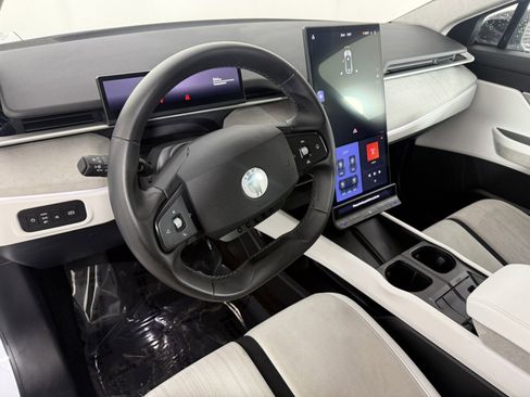 Used 2023 Fisker Ocean Extreme image 17