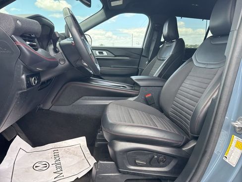 Used 2025 Ford Explorer ST-Line w/ Premium Package image 6