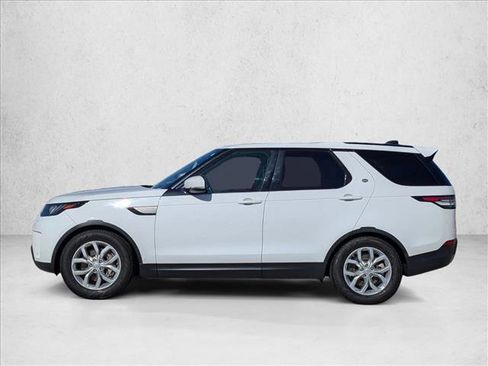 Used 2018 Land Rover Discovery SE image 6