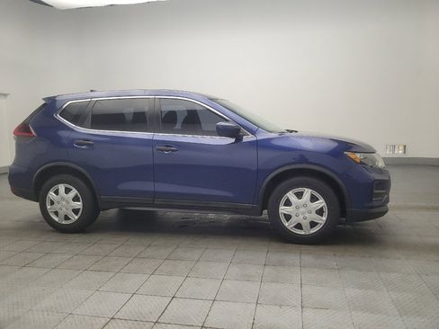 Used 2019 Nissan Rogue S FWD image 11