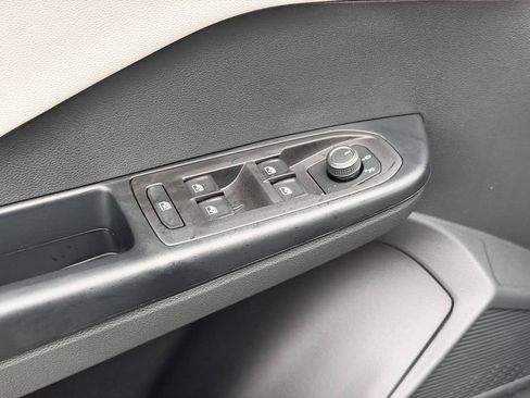 New 2026 Volkswagen Taos S FWD image 21