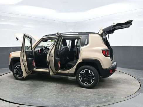 Used 2016 Jeep Renegade Trailhawk image 35