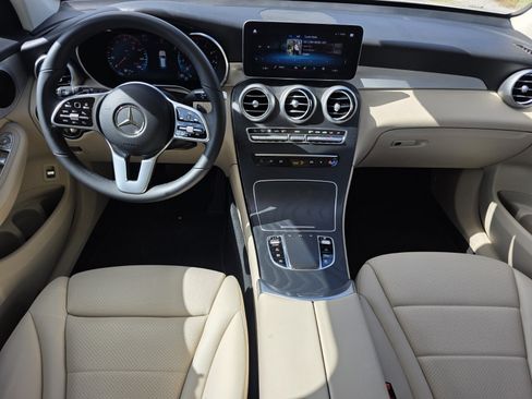 Used 2022 Mercedes-Benz GLC 300 4MATIC image 4