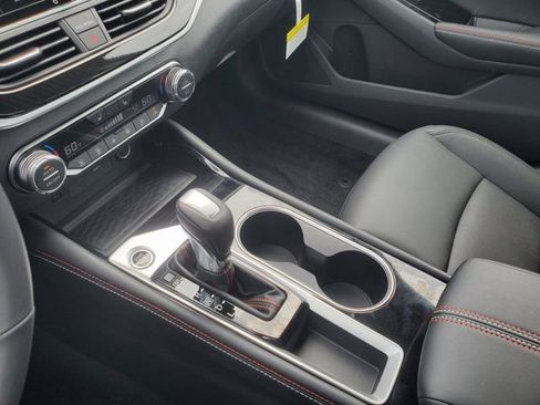 New 2025 Nissan Altima 2.5 SR image 11