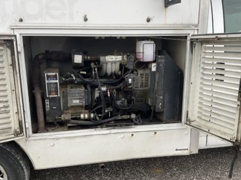 Used 2012 Chevrolet Express 3500 image 5