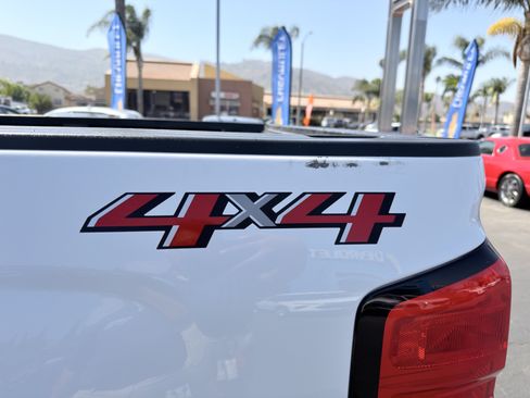 Used 2018 Chevrolet Silverado 1500 LT w/ All Star Edition AWD/4WD image 41
