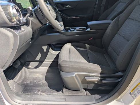 New 2026 Chevrolet Equinox LT FWD image 10