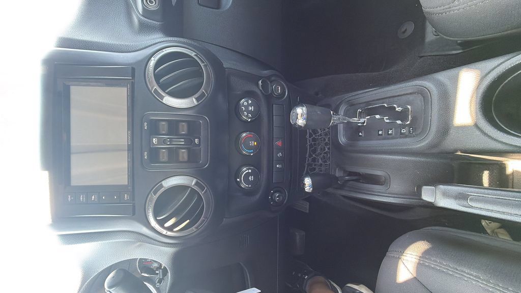 Used 2015 Jeep Wrangler Unlimited Sport AWD/4WD image 21