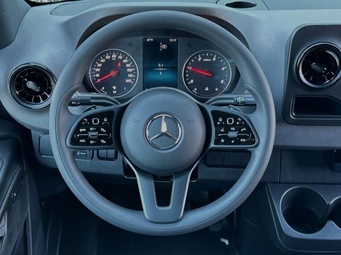 New 2024 Mercedes-Benz Sprinter 2500 image 13