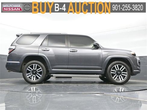 Used 2018 Toyota 4Runner SR5 image 27