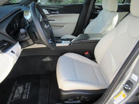 Used 2023 Cadillac CT4 Luxury w/ Sun And Sound Package RWD image 18
