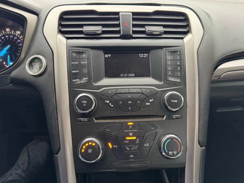 Used 2017 Ford Fusion S FWD image 19
