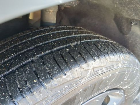 Used 2020 Chrysler Pacifica Touring-L image 28