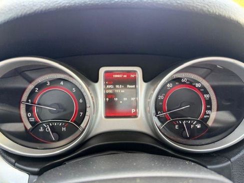 Used 2017 Dodge Journey SE w/ Flexible Seating Group image 19