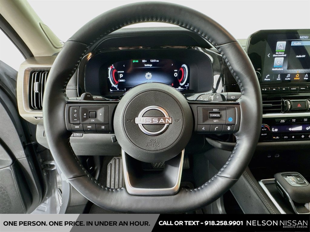 Certified 2025 Nissan Pathfinder Platinum w/ Black Appearance Package AWD/4WD image 11
