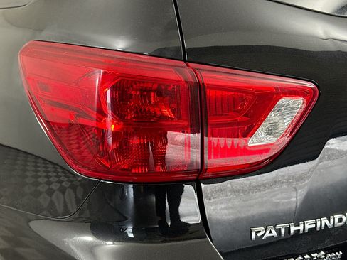 Used 2019 Nissan Pathfinder SV AWD/4WD image 36