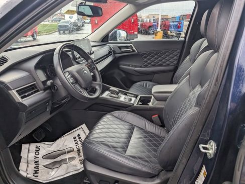 Used 2022 Mitsubishi Outlander SEL image 13