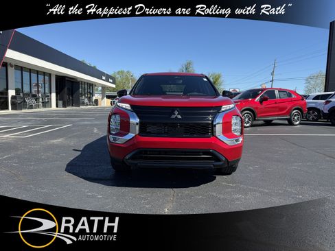 New 2026 Mitsubishi Outlander LE image 3