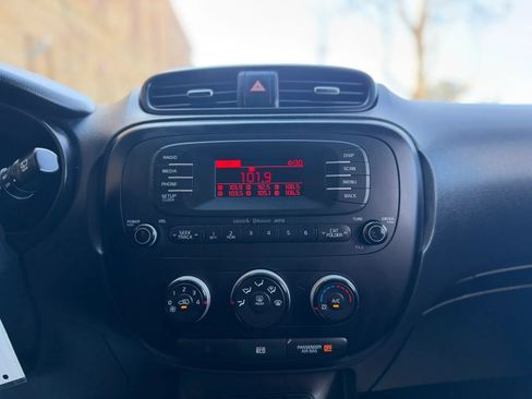 Used 2014 Kia Soul + FWD image 14