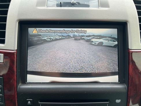 Used 2010 Cadillac Escalade Luxury image 29