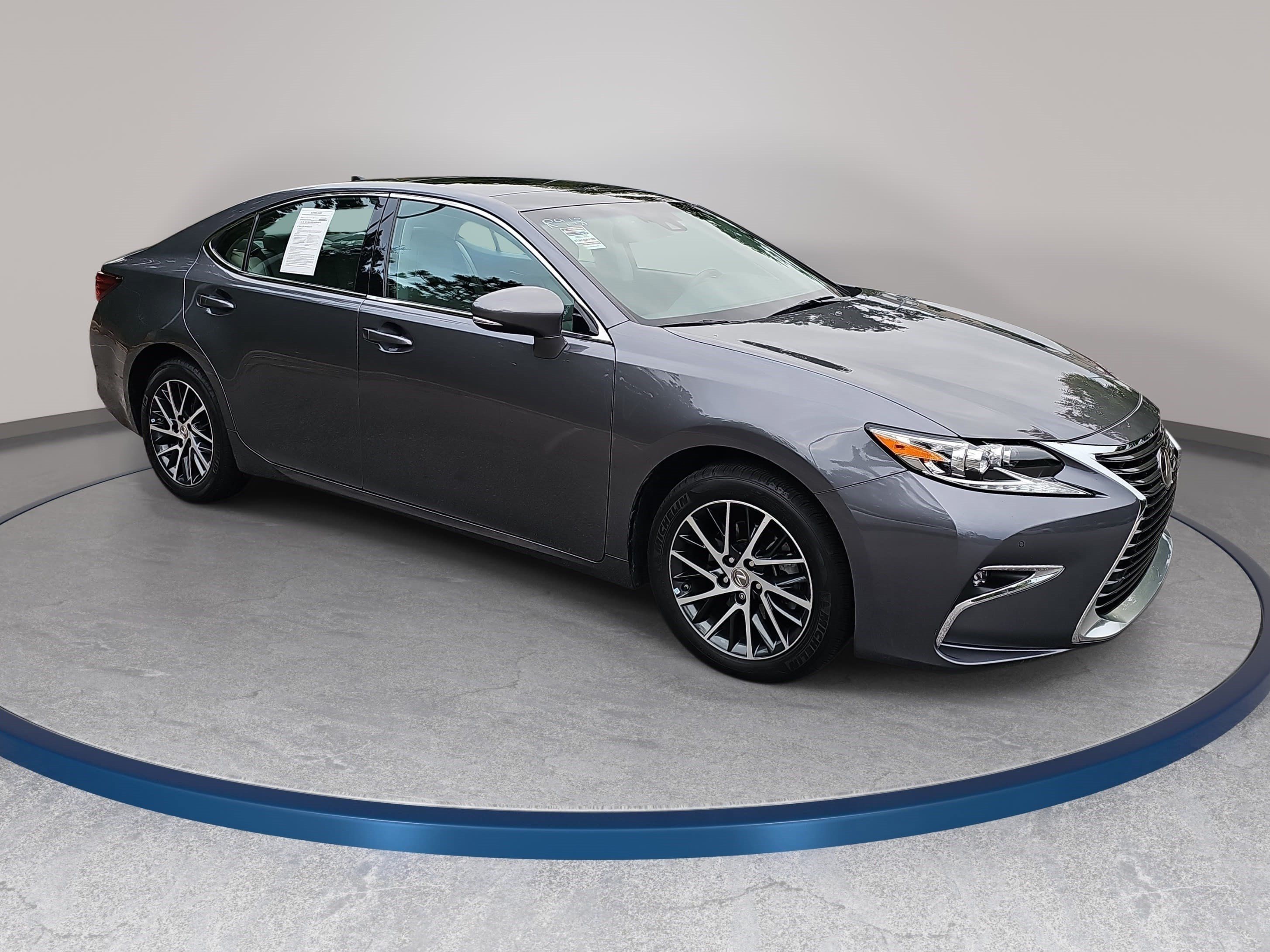 Used 2018 Lexus ES 350 w/ Luxury Package w/Wood Trim FWD image 3