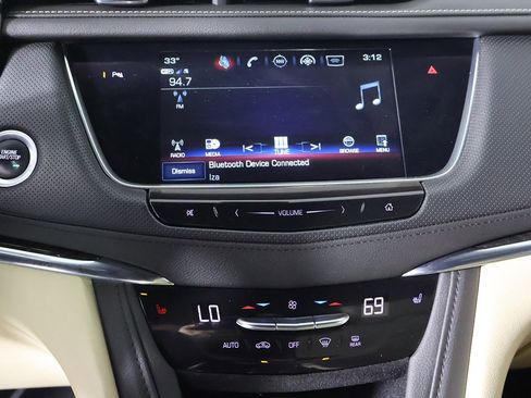 Used 2019 Cadillac XT5 AWD image 37