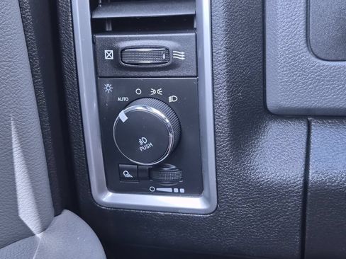 Used 2019 RAM 1500 Warlock AWD/4WD image 26