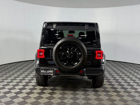 Certified 2025 Jeep Wrangler Unlimited Sahara AWD/4WD image 8