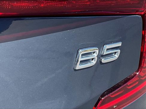 Used 2024 Volvo S60 B5 Plus image 12