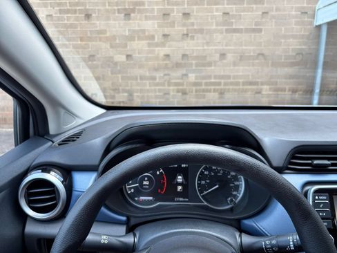 Used 2025 Nissan Versa SV FWD image 27