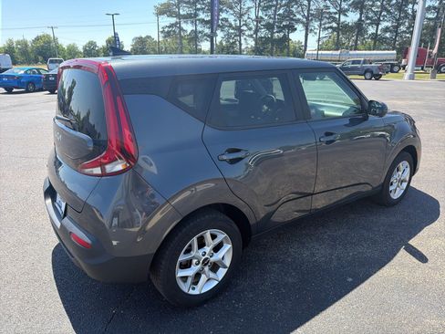 Used 2022 Kia Soul LX w/ Technology Package FWD image 7