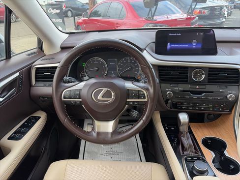 Used 2019 Lexus RX 350L Premium w/ Premium Package image 28