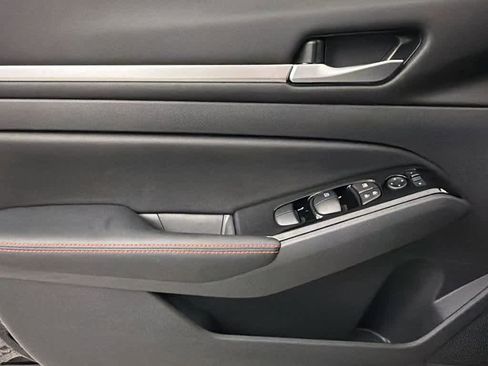 Certified 2025 Nissan Altima 2.5 SR FWD image 22