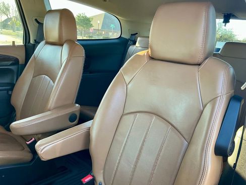 Used 2017 Buick Enclave Leather w/ Trailering Package image 30